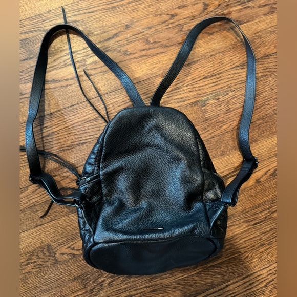 Rebecca Minkoff Julian Small Black Quilted Leather Backpack New Without Tags NWO - Picture 4 of 5